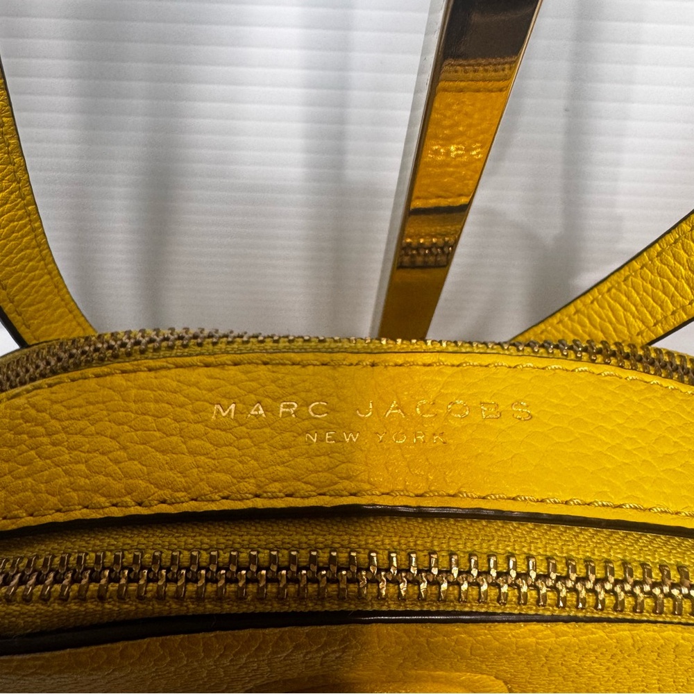 Marc Jacobs The Shutter Yellow Leather Crossbody Bag - Picture 7 of 16